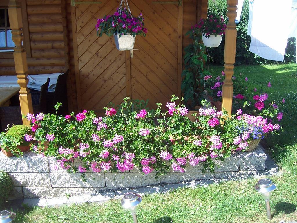 Haus Rossner Apartment Nemmersdorf ภายนอก รูปภาพ
