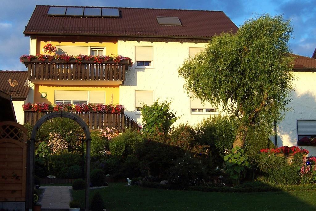 Haus Rossner Apartment Nemmersdorf ภายนอก รูปภาพ